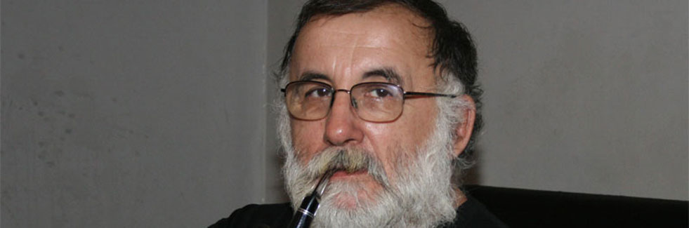 Θάνος Μικρούτσικος