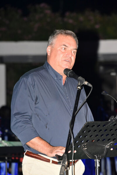 Μανώλης Καρράς